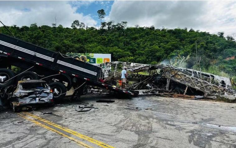 巴西東南部發(fā)生嚴重車禍 已致至少39人遇難