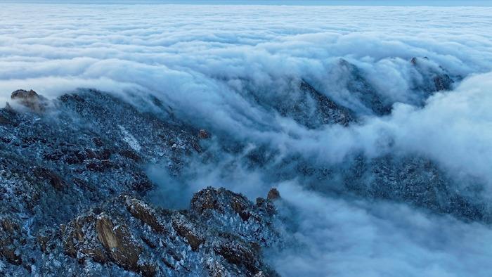 河南堯山：初雪新霽 云?？澙@